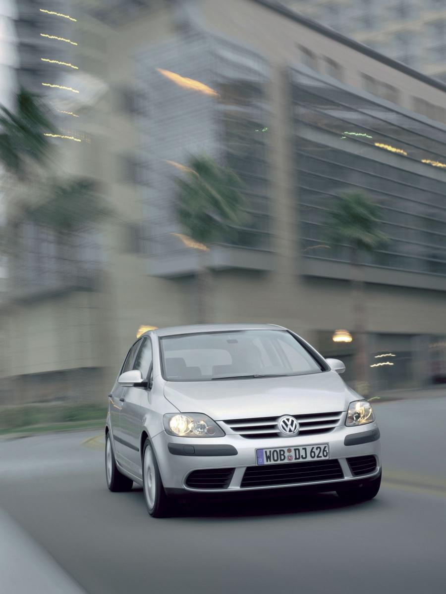  Volkswagen Golf Plus 2005 года  (фото 23 из 88)
